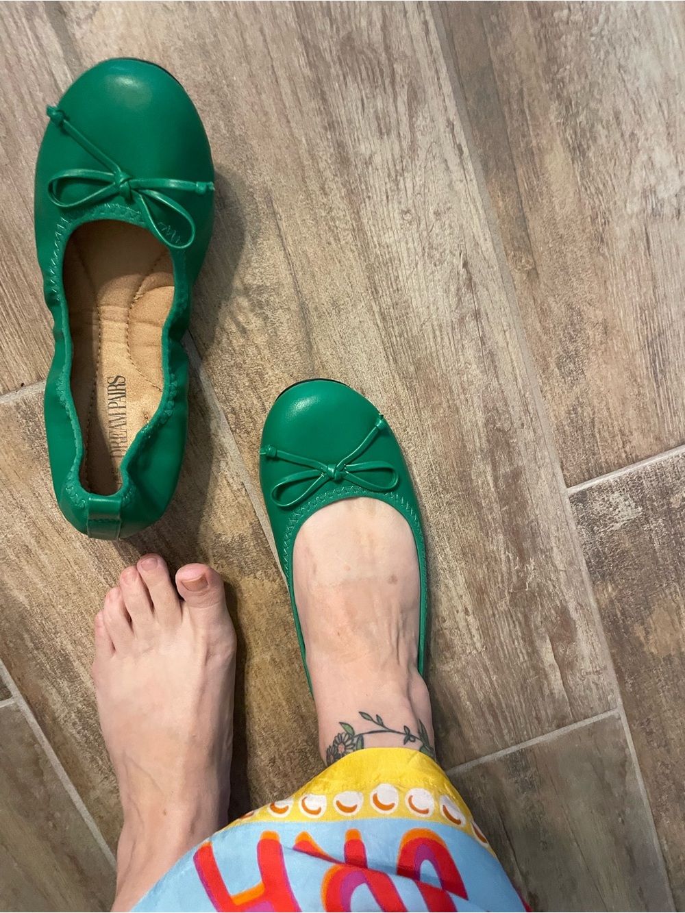 Dream Pairs Green Ballet Flats with Bow Accent
